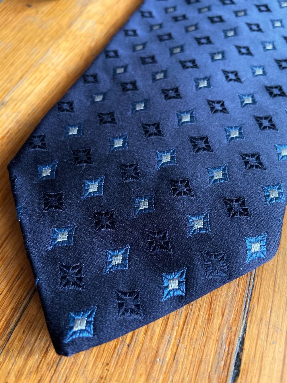 BOSS by Hugo Boss Navy/Silver Italian Made Silk Necktie